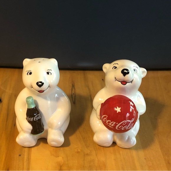 Coca Cola Bear Salt and Pepper Shakers - Picture 9 of 10
